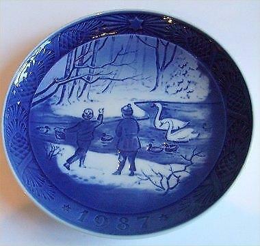 Royal Copenhagen RC Christmas Plate 1987