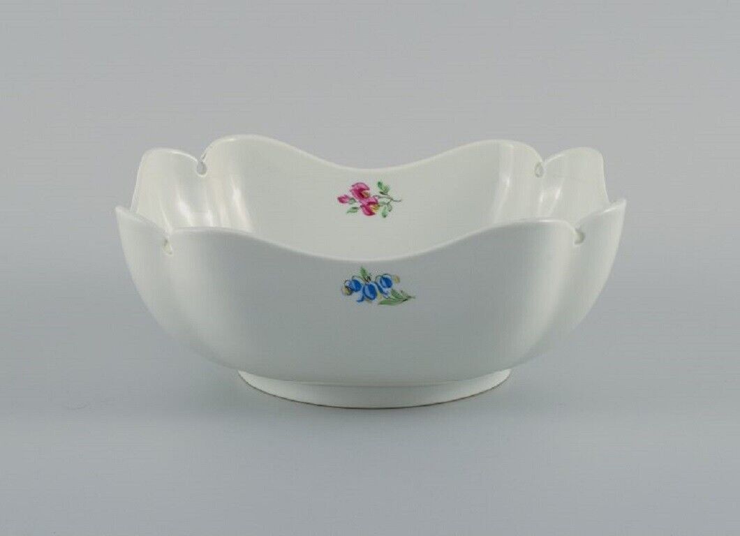 Meissen square bowl hand painted with flowers Late 19th century