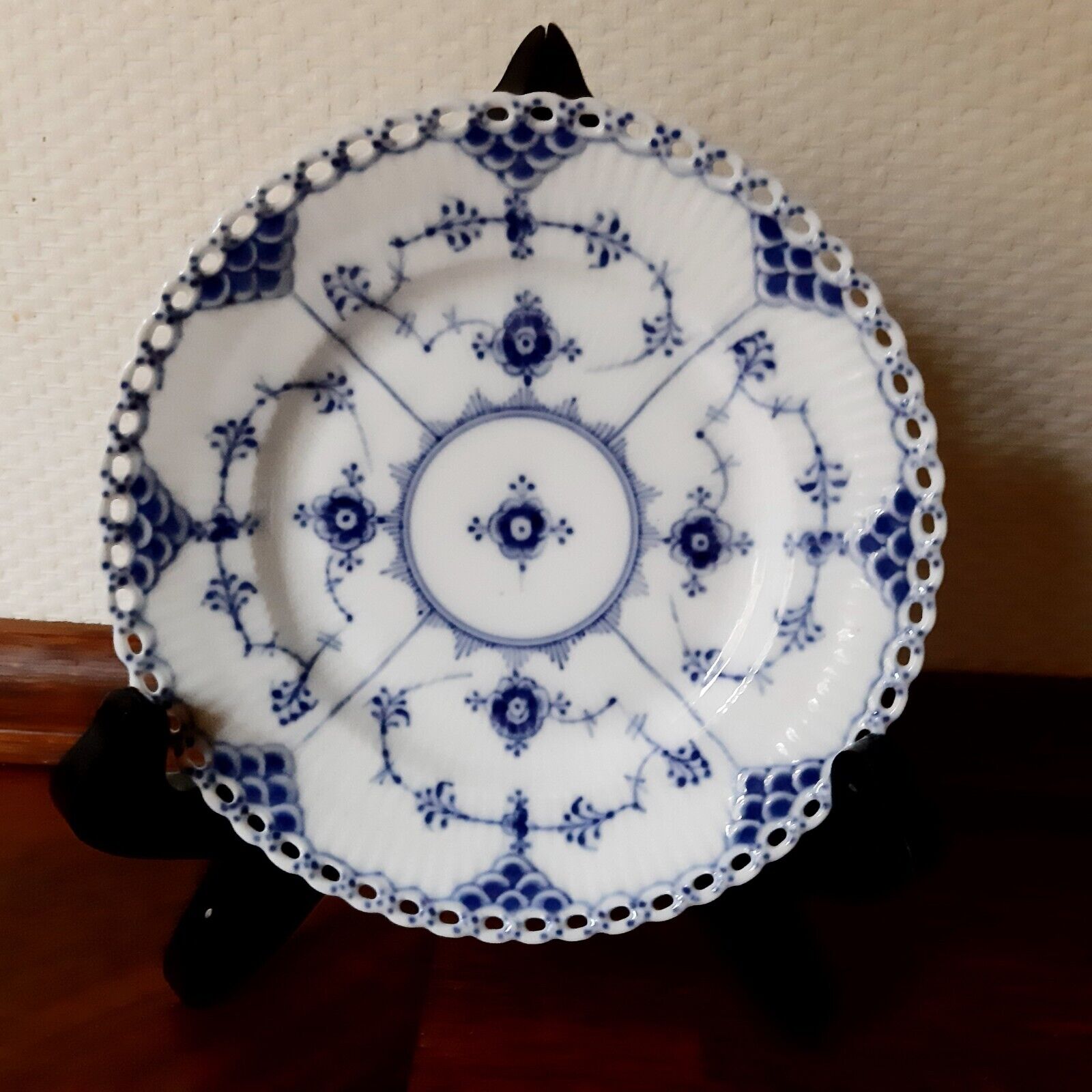 ANTIQUE Plate 145 cm BLUE FLUTED FULL LACE # 1-1088 Royal Copenhagen 1898-1923