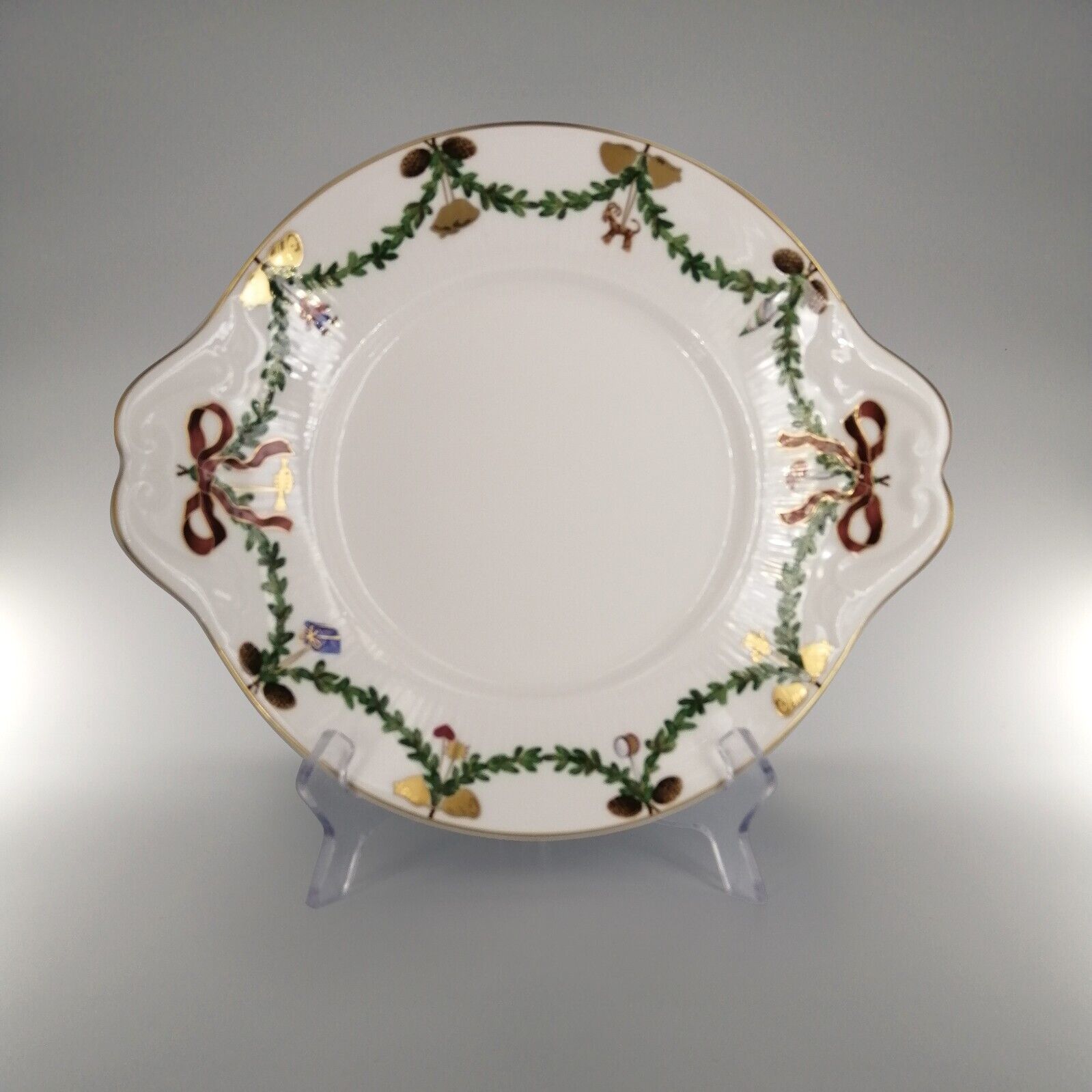 Royal Copenhagen Star Fluted Christmas Dish (27 cm) - #422-aa