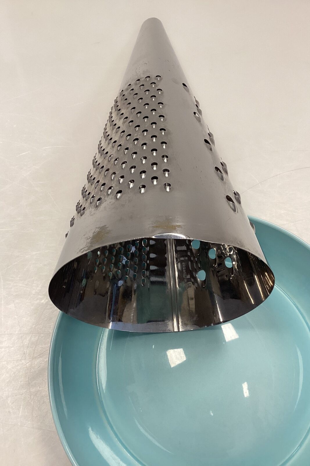 Royal Copenhagen Ole Jensen - Grater with Bowl No 852