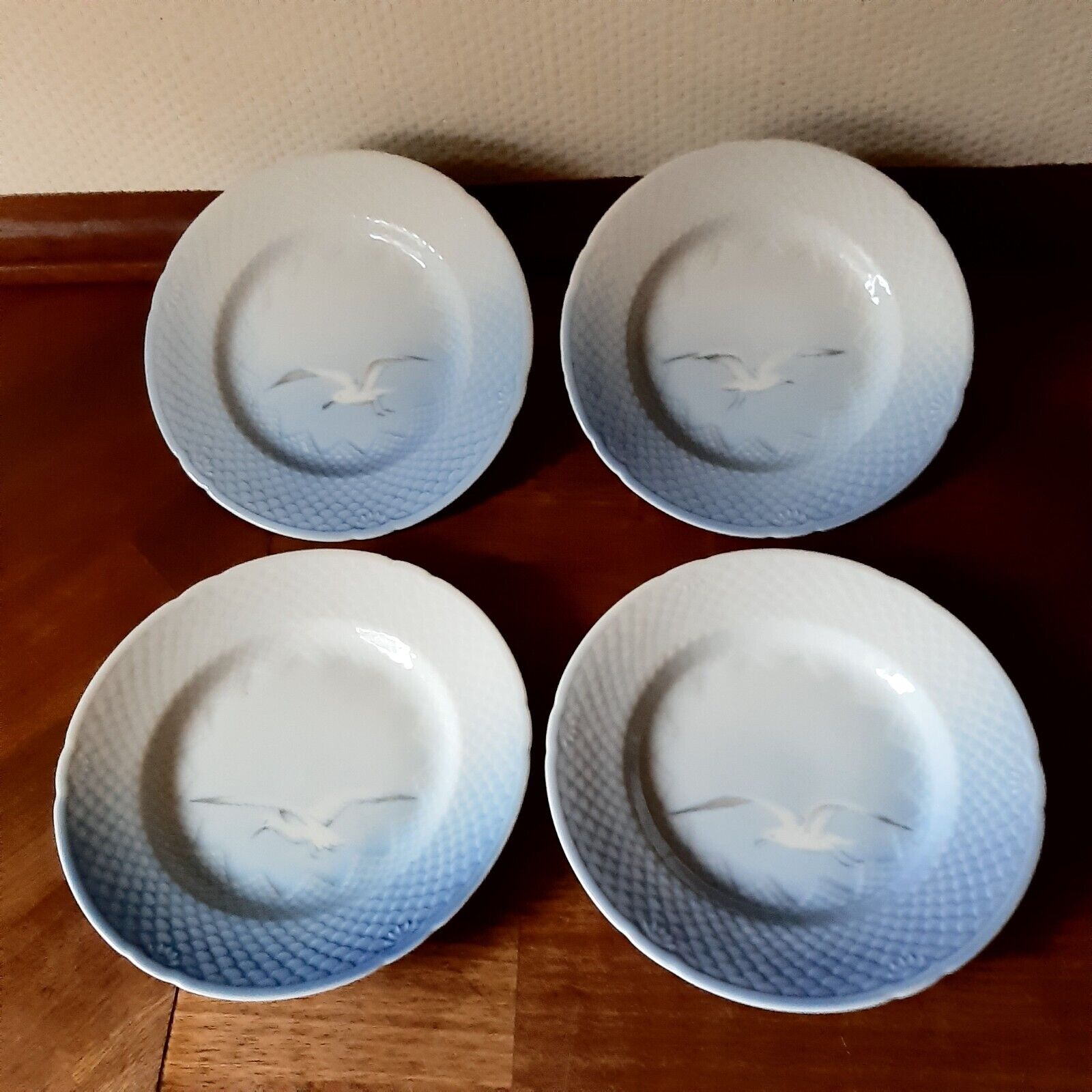 4 x Plates 155 cm SEAGULL no gold # 28A Bing  Grondahl Royal Copenhagen Fact 2