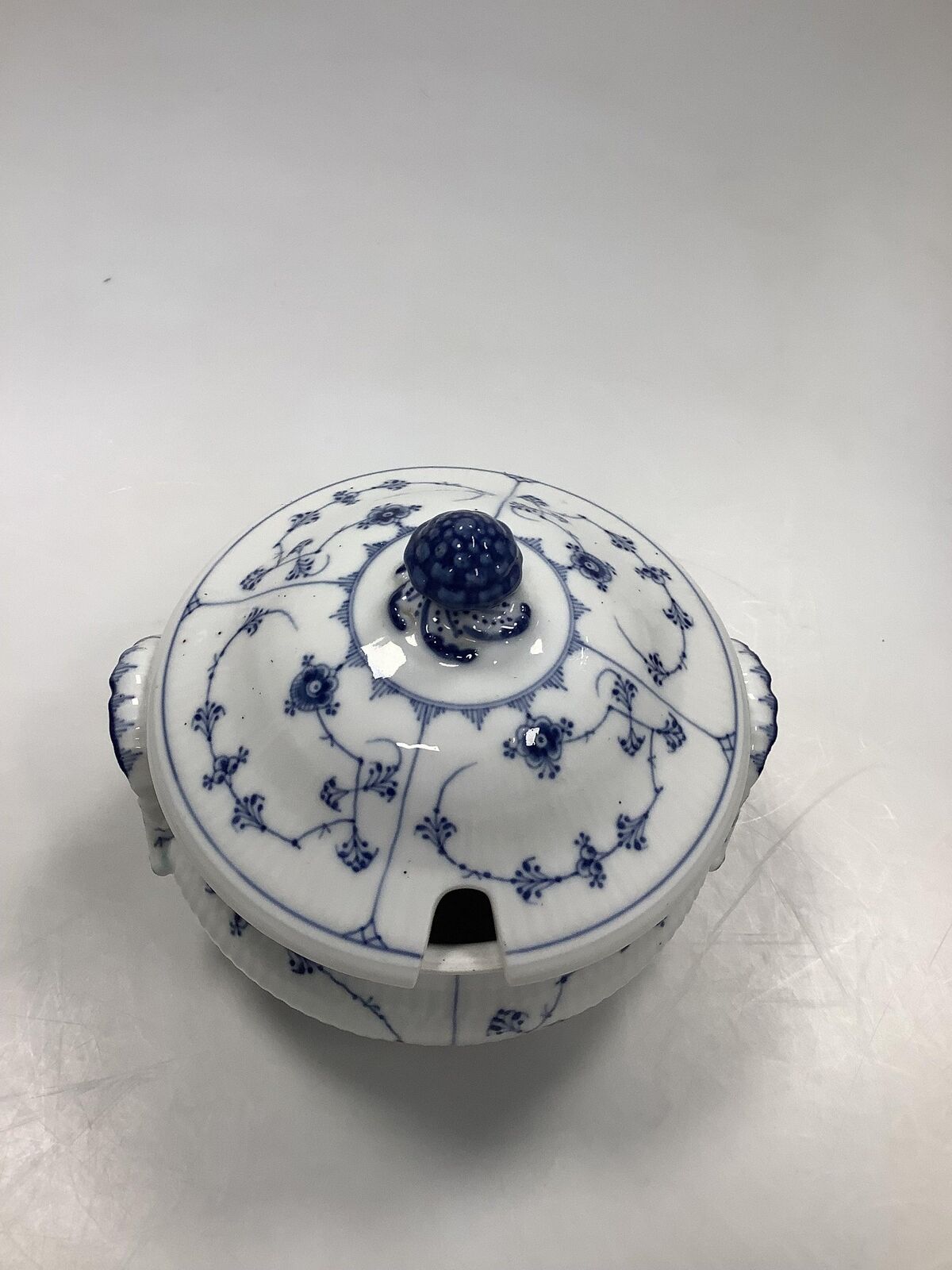 Royal Copenhagen Blue Fluted Fluted Round Tureen No 221