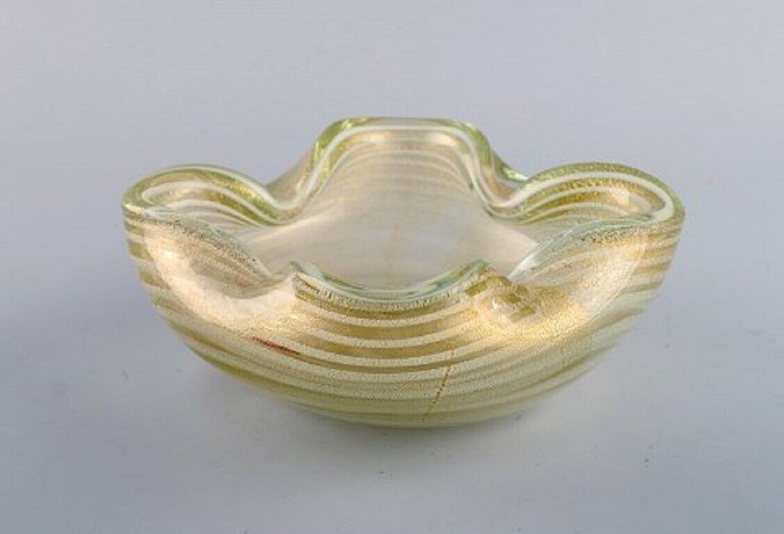 Two Murano bowls in mouth blown art glass Italian design 1960s