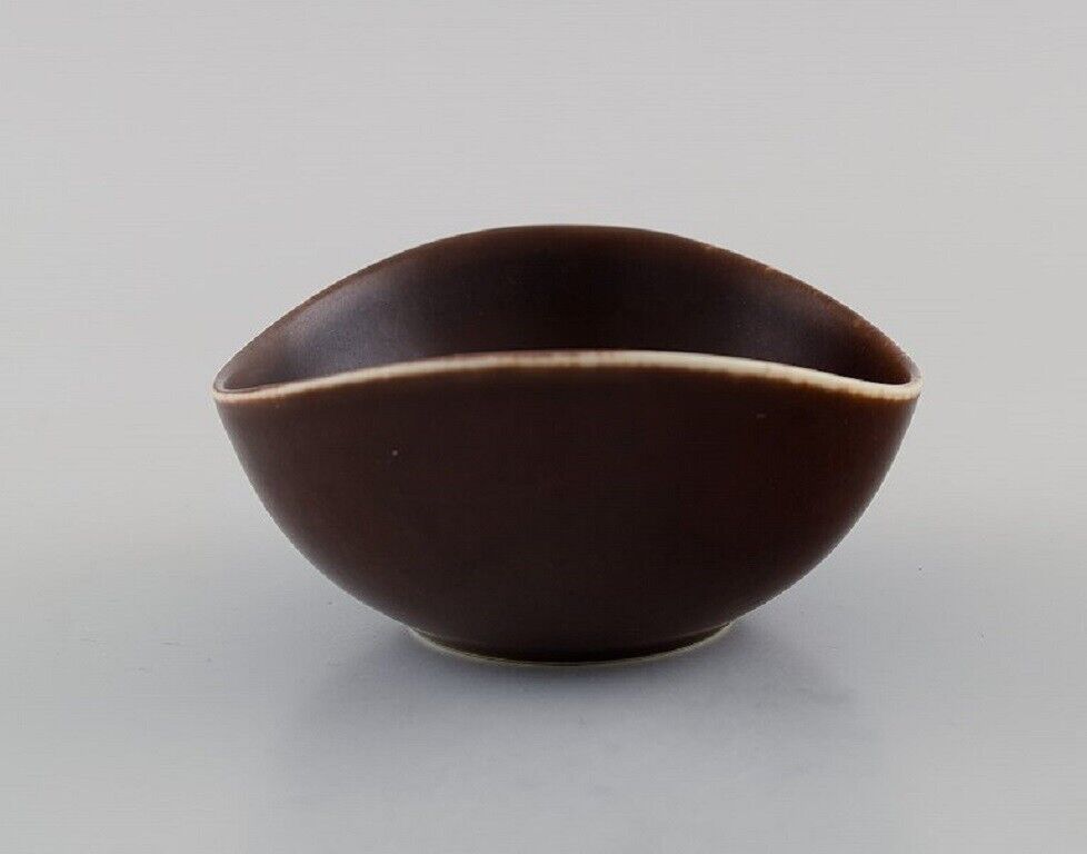 Gunnar Nylund (1904-1997) for Rörstrand Bowl in glazed ceramics Mid-20th C