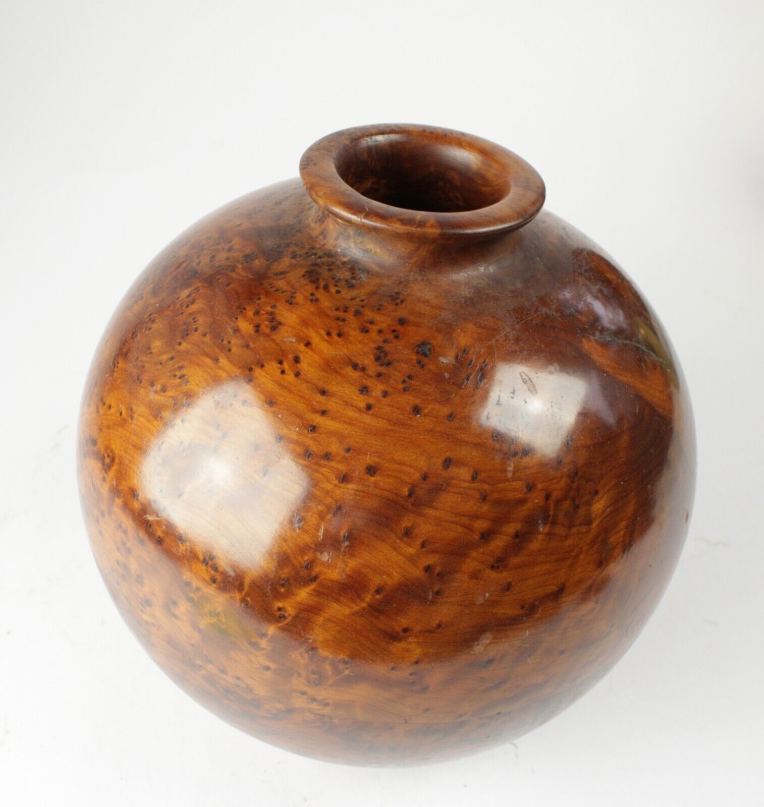 Turned wood vase probably alder-root