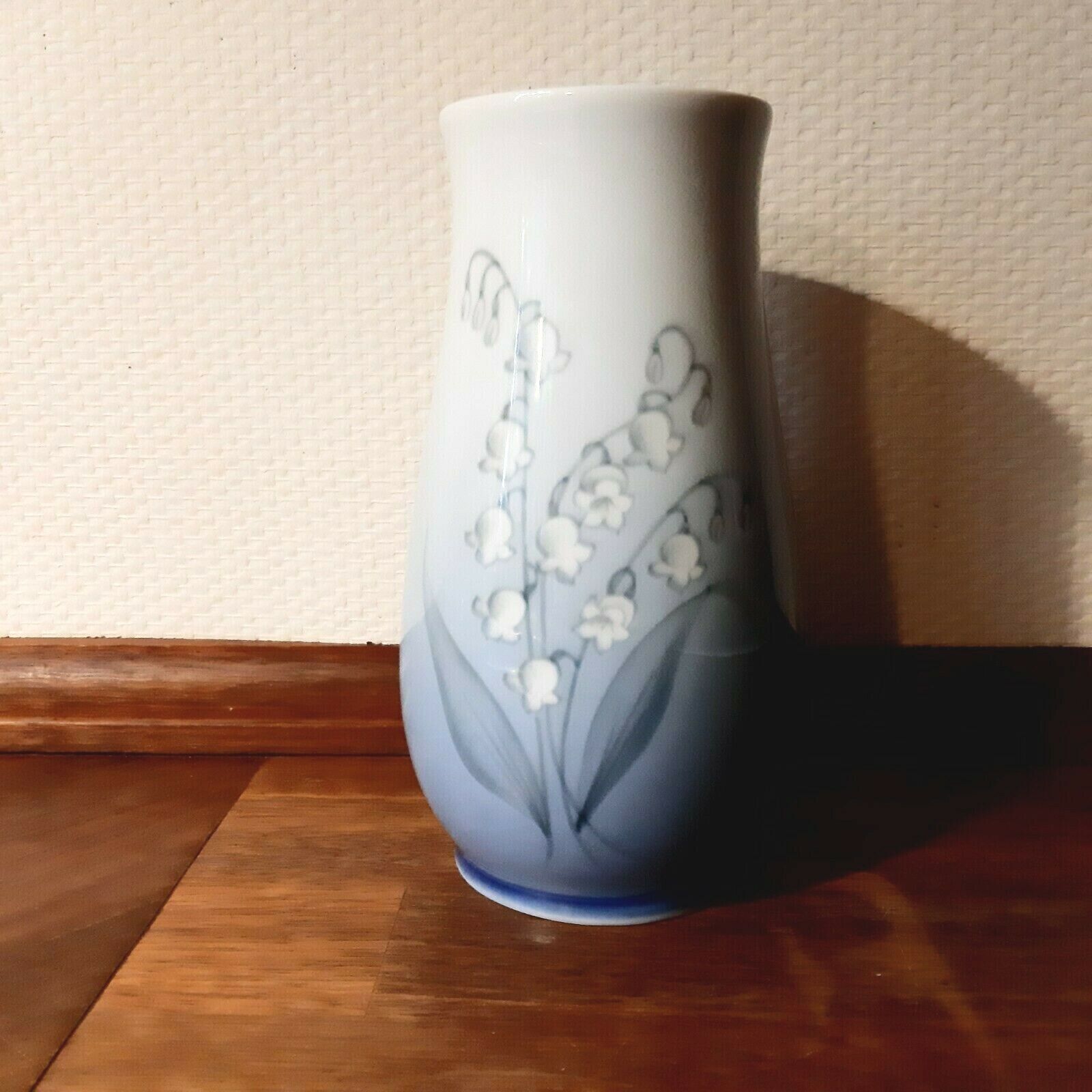 6 9/10" Lily of the Valley vase # 157/5210 Bing & Grondahl Royal Copenhagen 1st