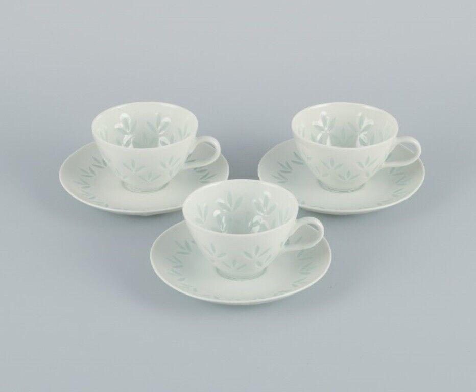 Friedl Holzer-Kjellberg (1905-1993) for Arabia 3 sets of mocha cups and saucers