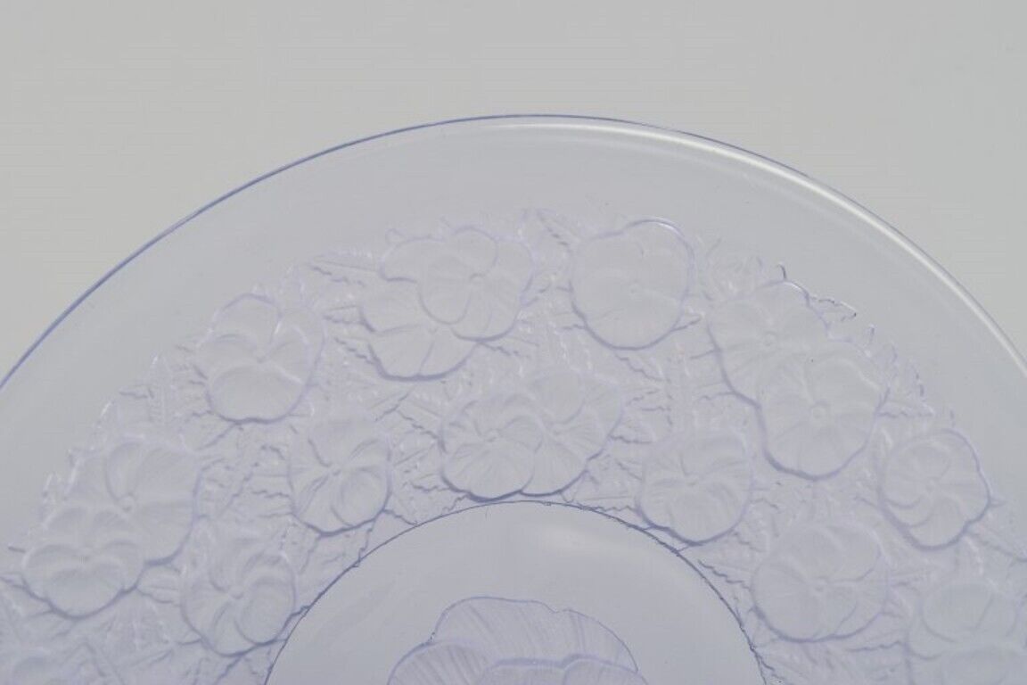 Lalique-style Set of ten plates designed with flower motifs in purple glass