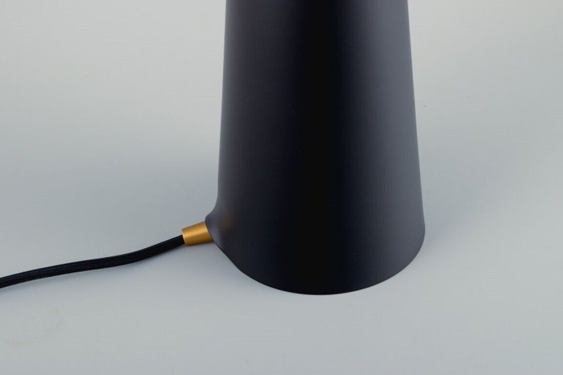 Normann Copenhagen "Shelter" table lamp Design: Holmbäck-Nordentoft