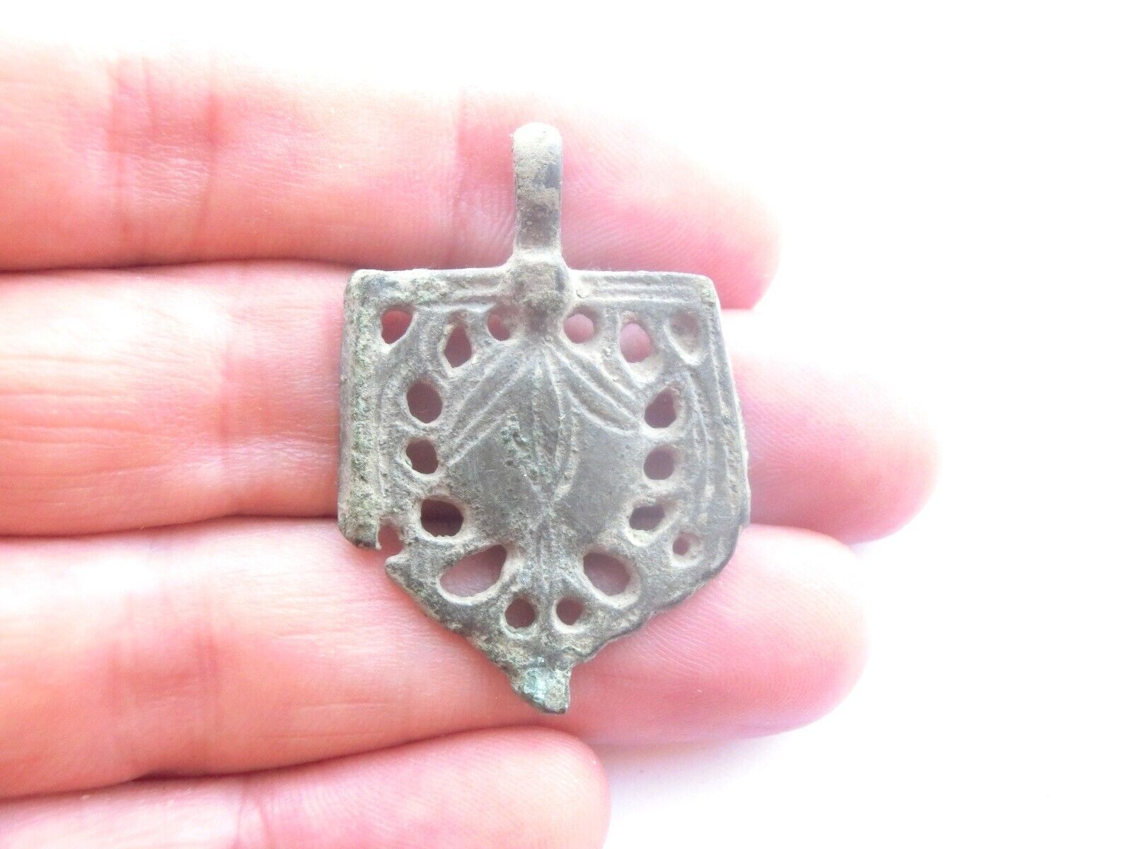 💥 WEARABLE! VIKING ERA bronze amulet *EAGLE PAW* symbol - Viking relic  /326