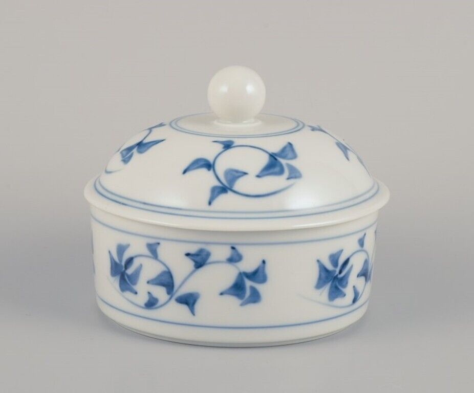 Royal Copenhagen "Noblesse" lidded bowl designed by Gertrud Vasegaard