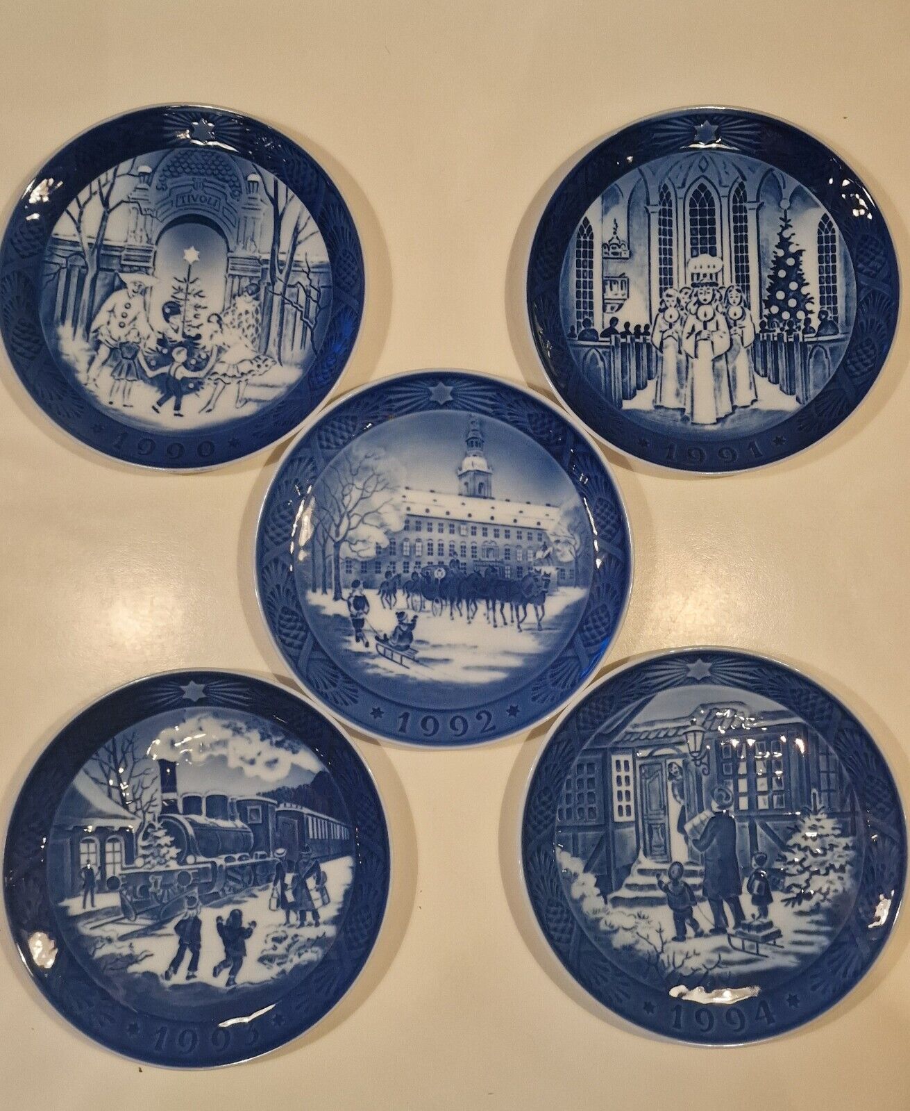 Lot of 5 Christmas wall plates ROYAL COPENHAGEN year 1990-1994