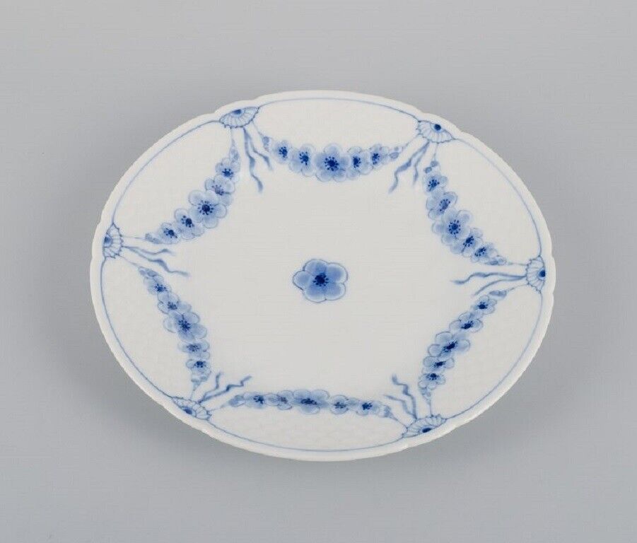 Bing  Grøndahl Three Empire plates in porcelain 1920s