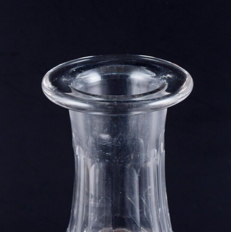 Danish glassworks hand-blown wine decanter in clear faceted cut glass 1930/40s