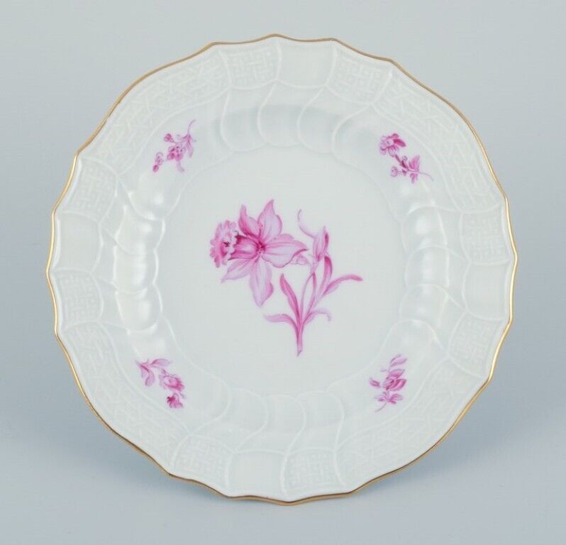 Meissen Germany Set of seven porcelain plates hand-painted with purple flowers