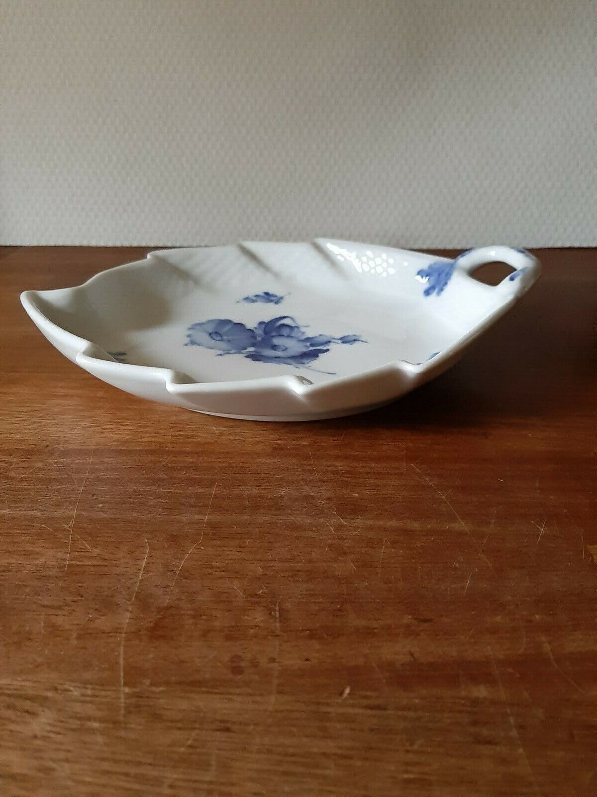 OLD 1923-28 Leaf shaped Dish BLUE FLOWER braided # 10- 8002 Royal Copenhagen 2nd