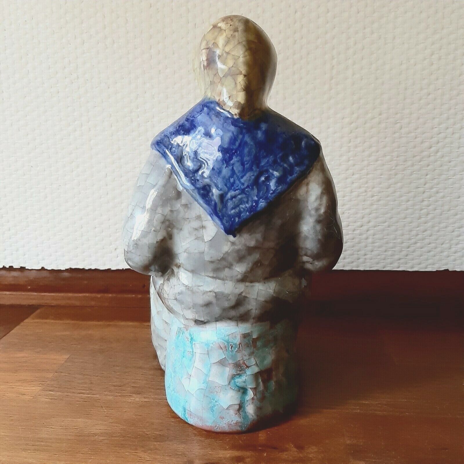 FISHER WOMAN sitting figurine # 4853 Michael Andersen Ceramics Bornholm