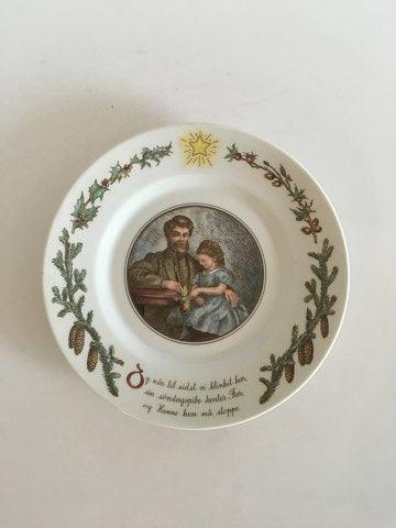 Royal Copenhagen Peter's Christmas Plate Motive No 7 187 cm Design by Pietro