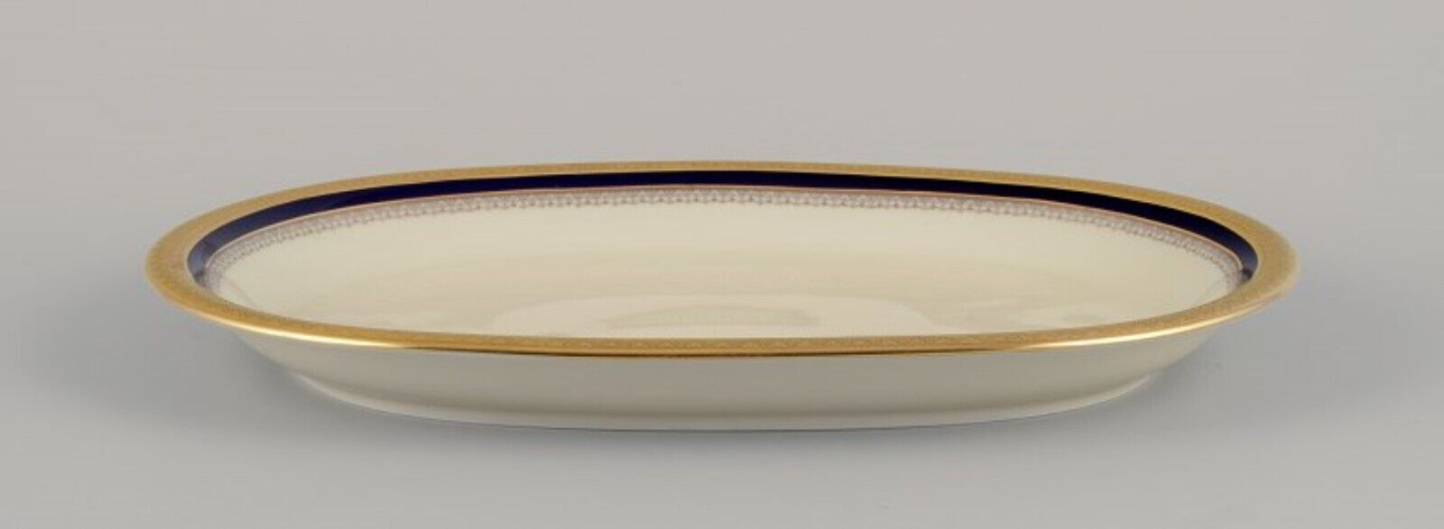 Hutschenreuther Germany Two serving platters from the "Margarete" series