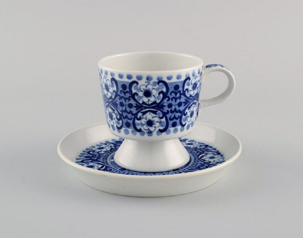 Raija Uosikkinen for Arabia 9 Ali porcelain coffee cups with saucers