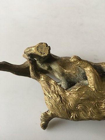 Bronze figurine of two dogs fighting