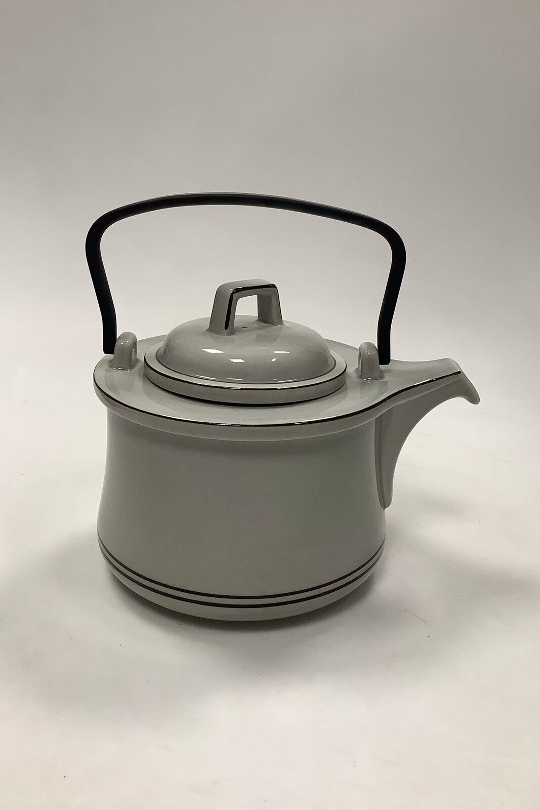 Bing and Grondahl Stoneware Columbia Teapot No 656