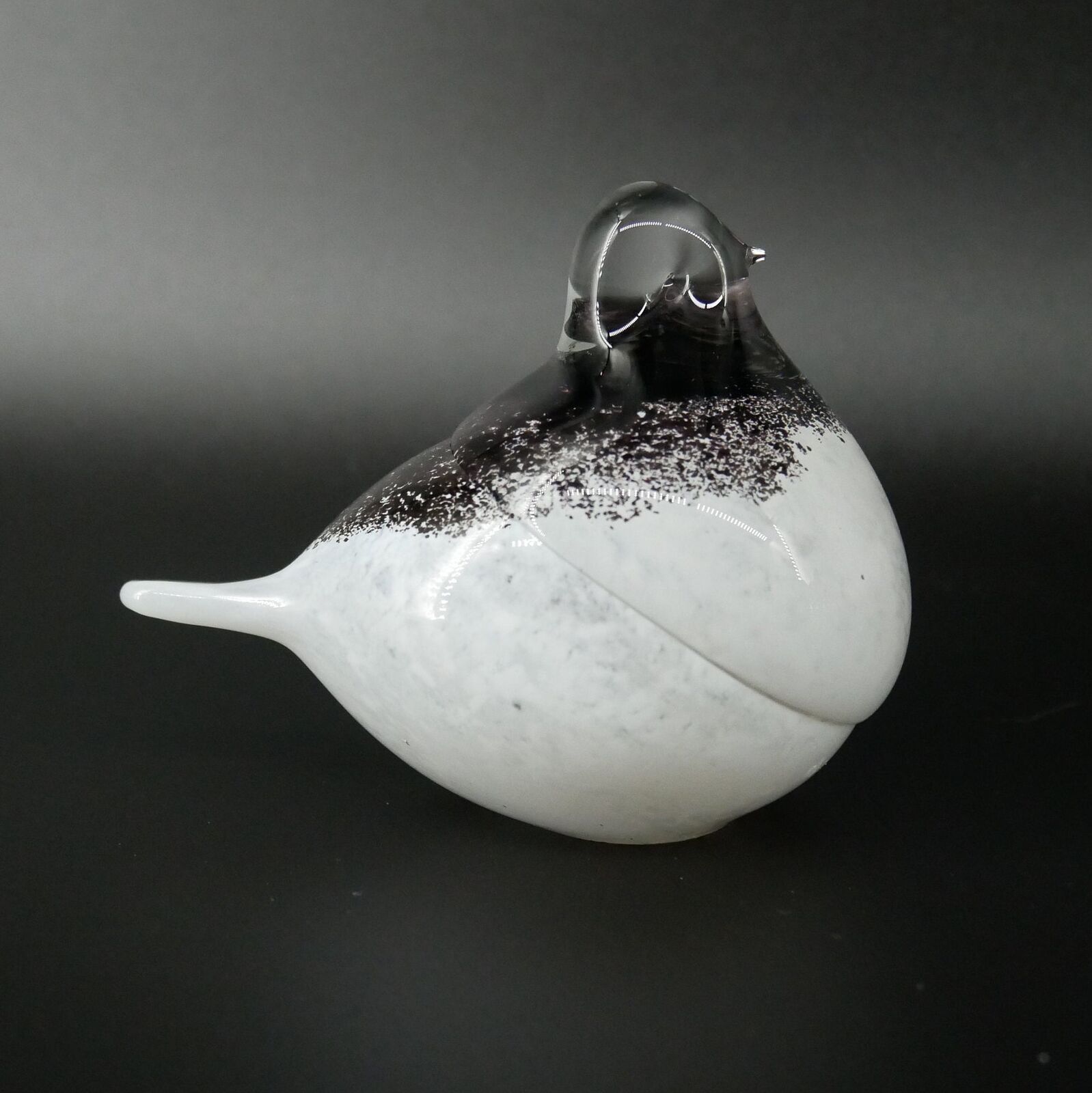 Vintage Elegance: Haparanda Glassbruk Art Glass Bird from the '80s – Swedish