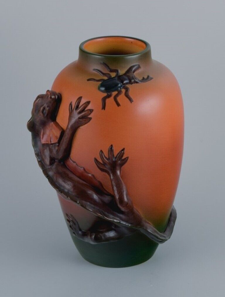 Ipsens Denmark Vase in hand-painted glazed ceramic with lizard and beetle