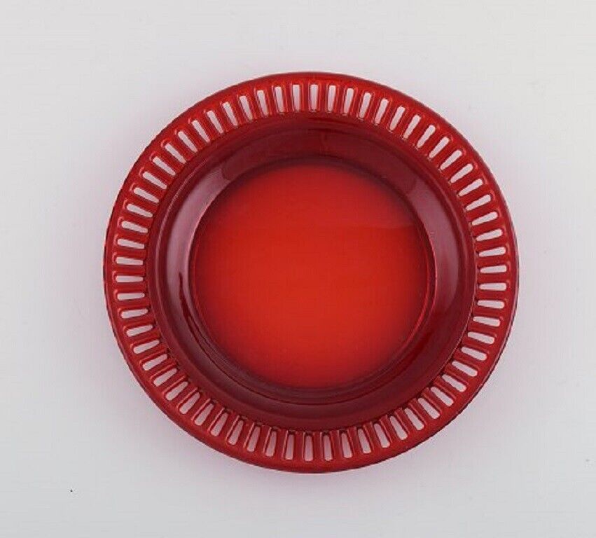 Monica Bratt for Reijmyre Six plates in red mouth-blown art glass 1950s / 60s