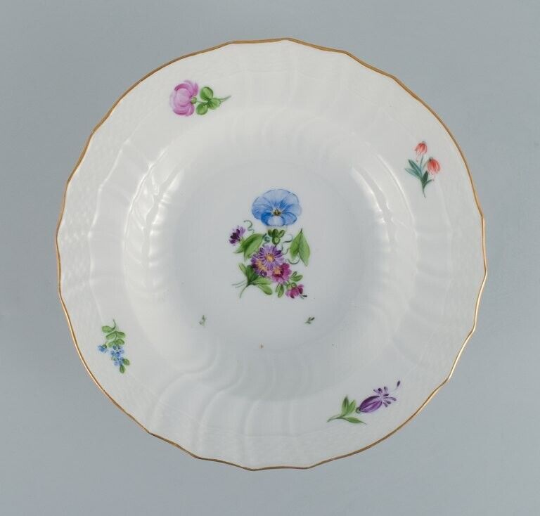 Royal Copenhagen Saxon Flower Five deep plates in hand-painted porcelain