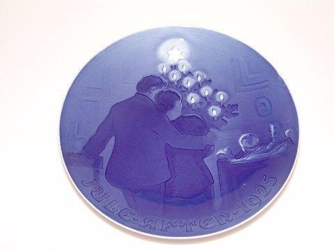 Bing & Grondahl (BG) Christmas Plate from 1925