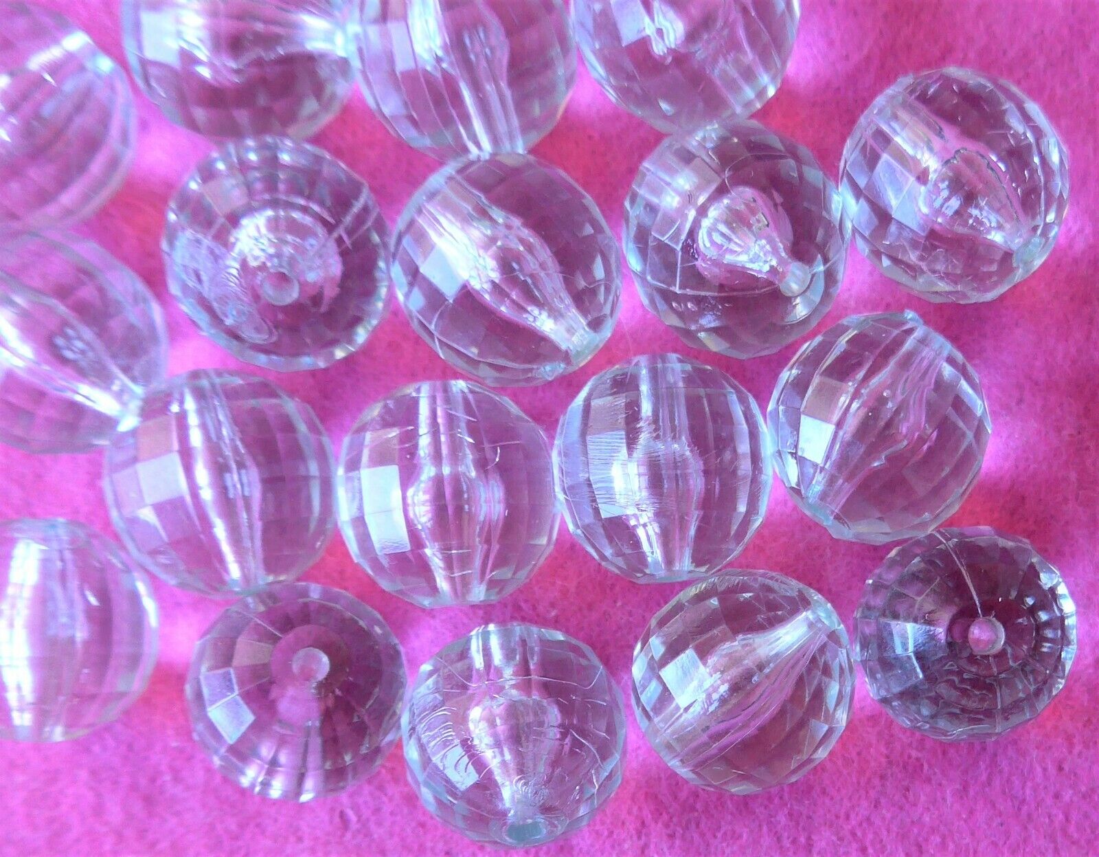 18 very large CLEAR FACETED PLASTIC ACRYLIC beads - 21 mm  ( 9 )