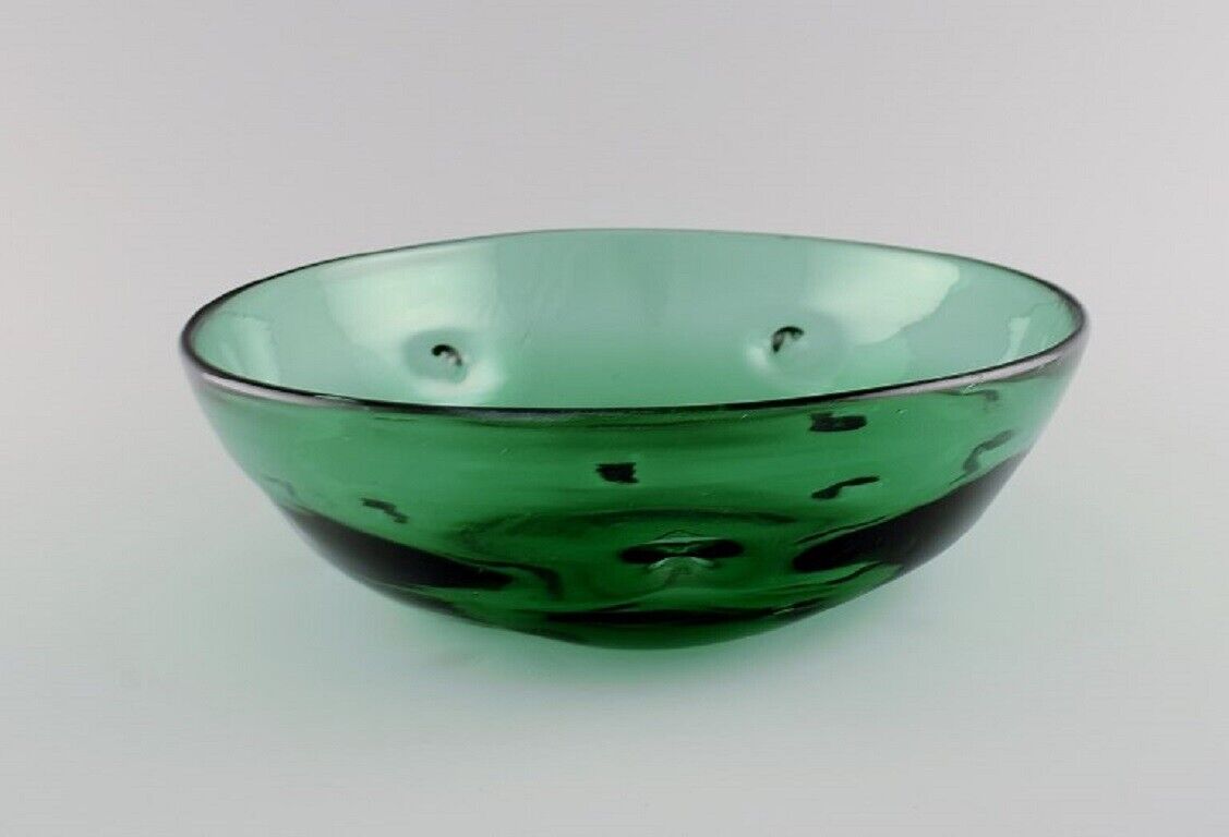 Scandinavian glass artist Unique bowl in green mouth-blown art glass