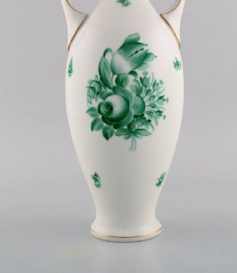 Large Herend Green Chinese vase in hand-painted porcelain Mid-20th century