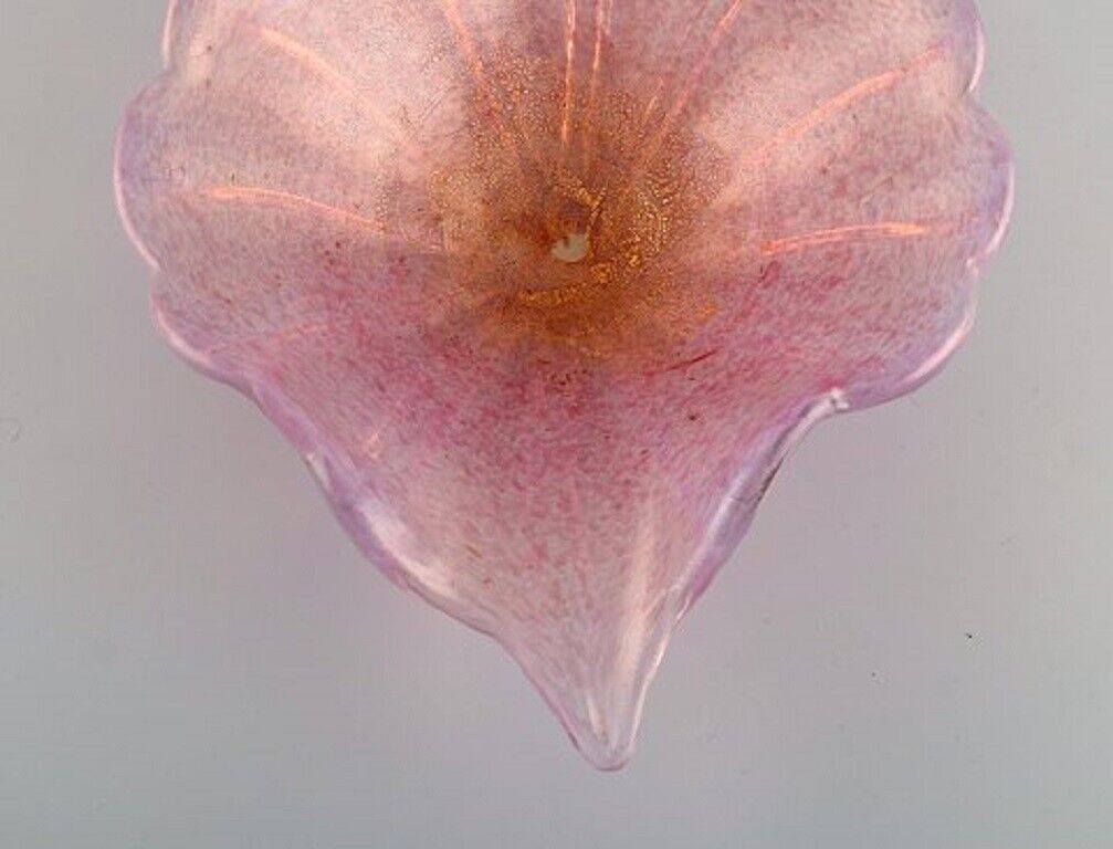 Barovier and Toso Venice Large leaf-shaped bowl in pink mouth-blown art glass