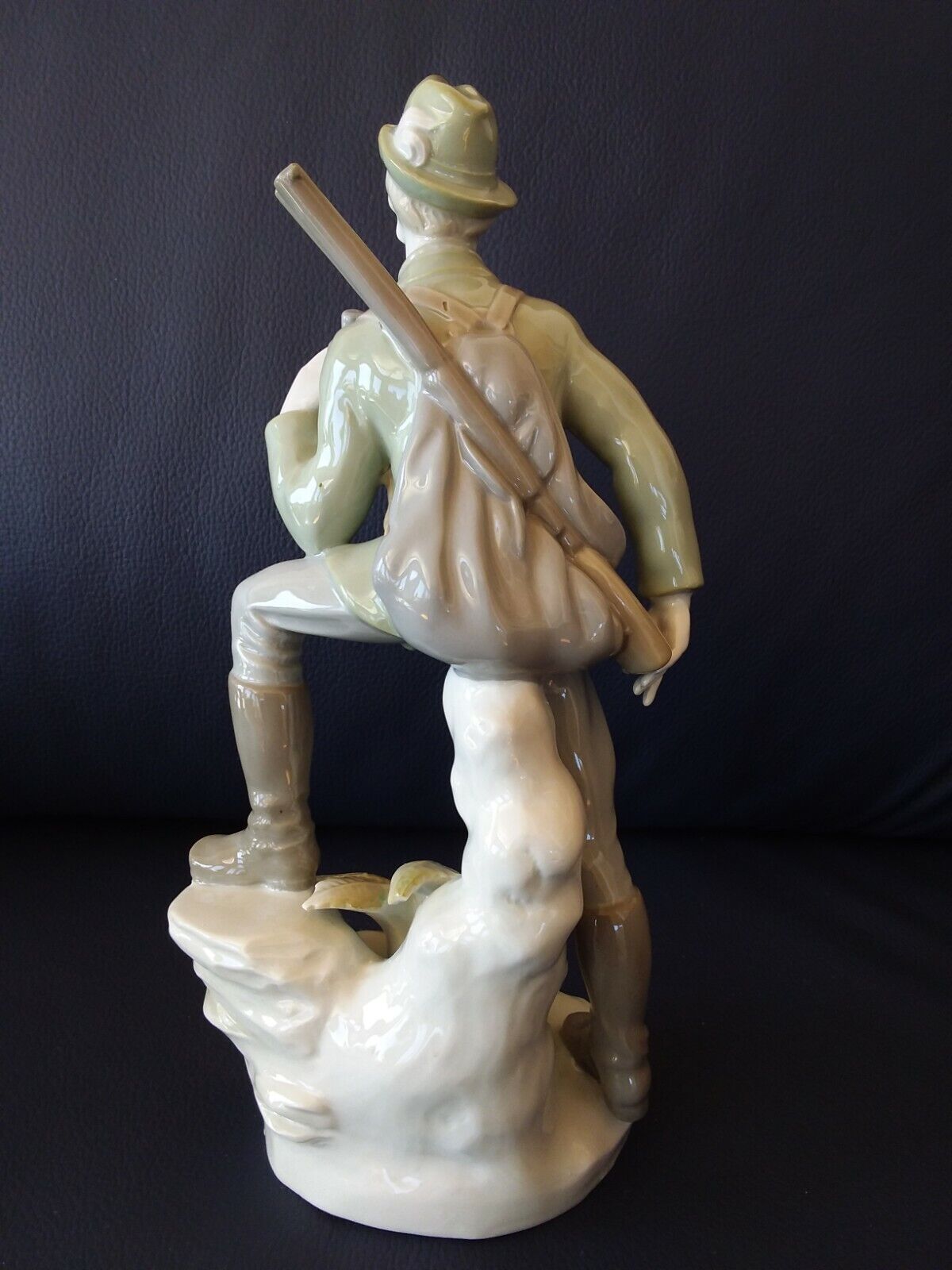 Porcelain figure hunter with binoculars and shotgun Wagner  Apel 26 cm