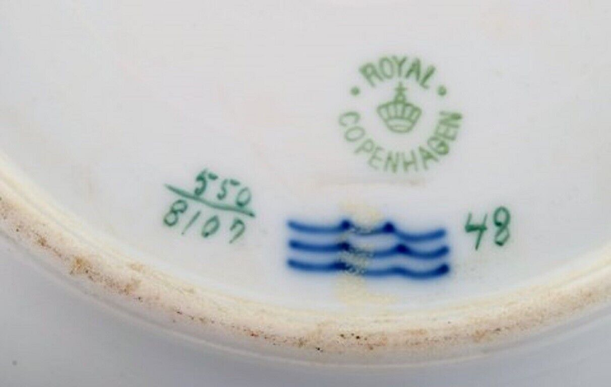 Royal Copenhagen soup plate in hand-painted porcelain with bird motifs 17 pcs