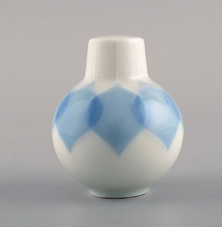 Bjørn Wiinblad for Rosenthal Lotus salt and pepper shaker in porcelain 1980's