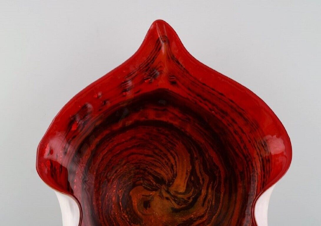 Large leaf-shaped Murano bowl in mouth-blown art glass with wavy edges