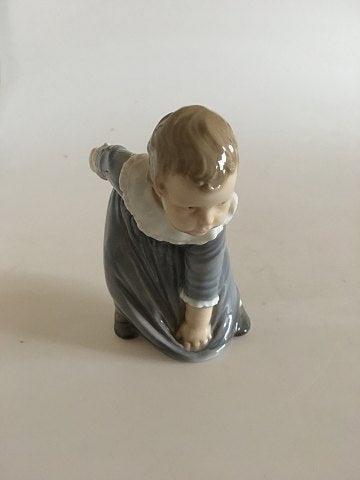 Bing  Grondahl Figurine Girl in Dress No 1995