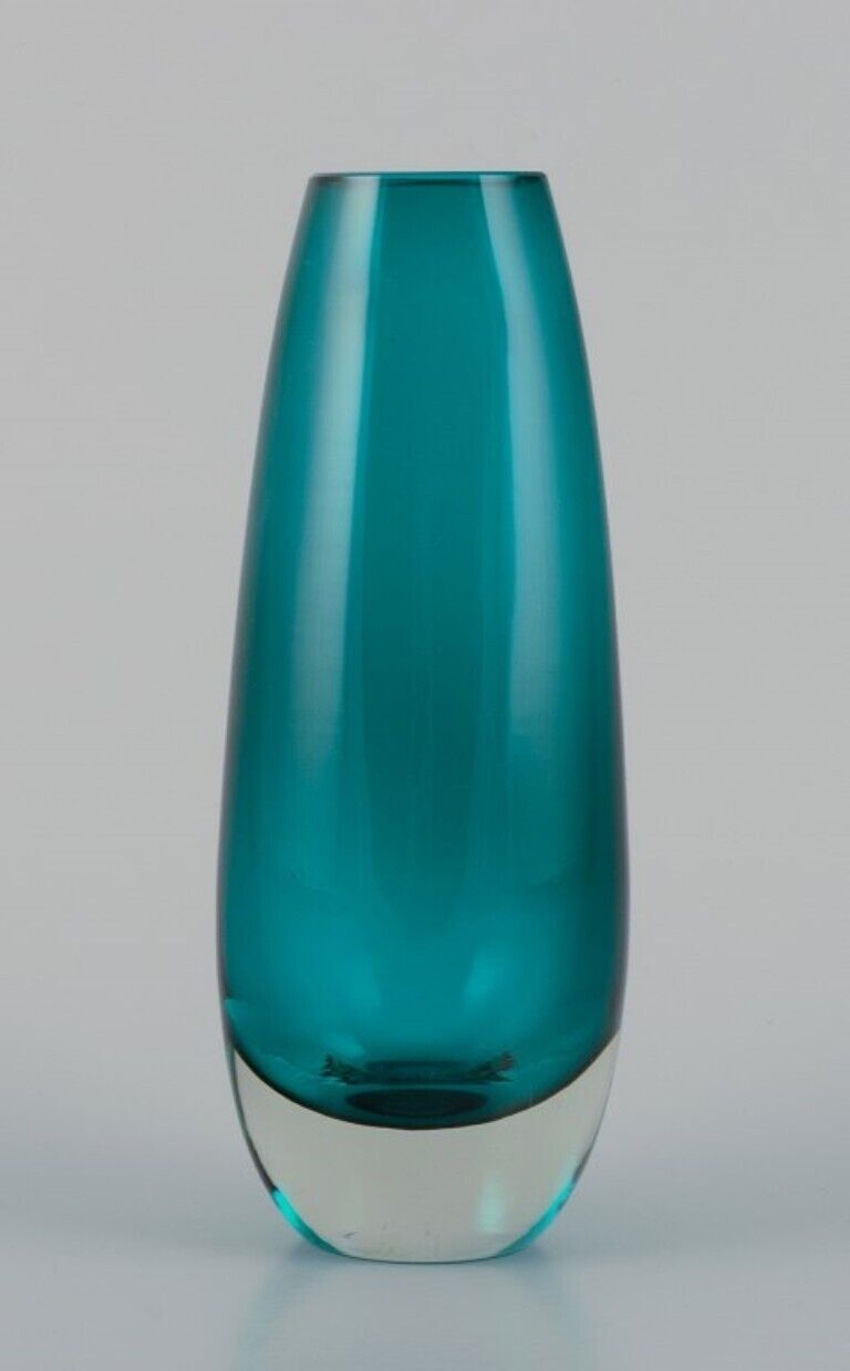 Tamara Aladin for Riihimäen Lasi Finland Art glass vase in turquoise