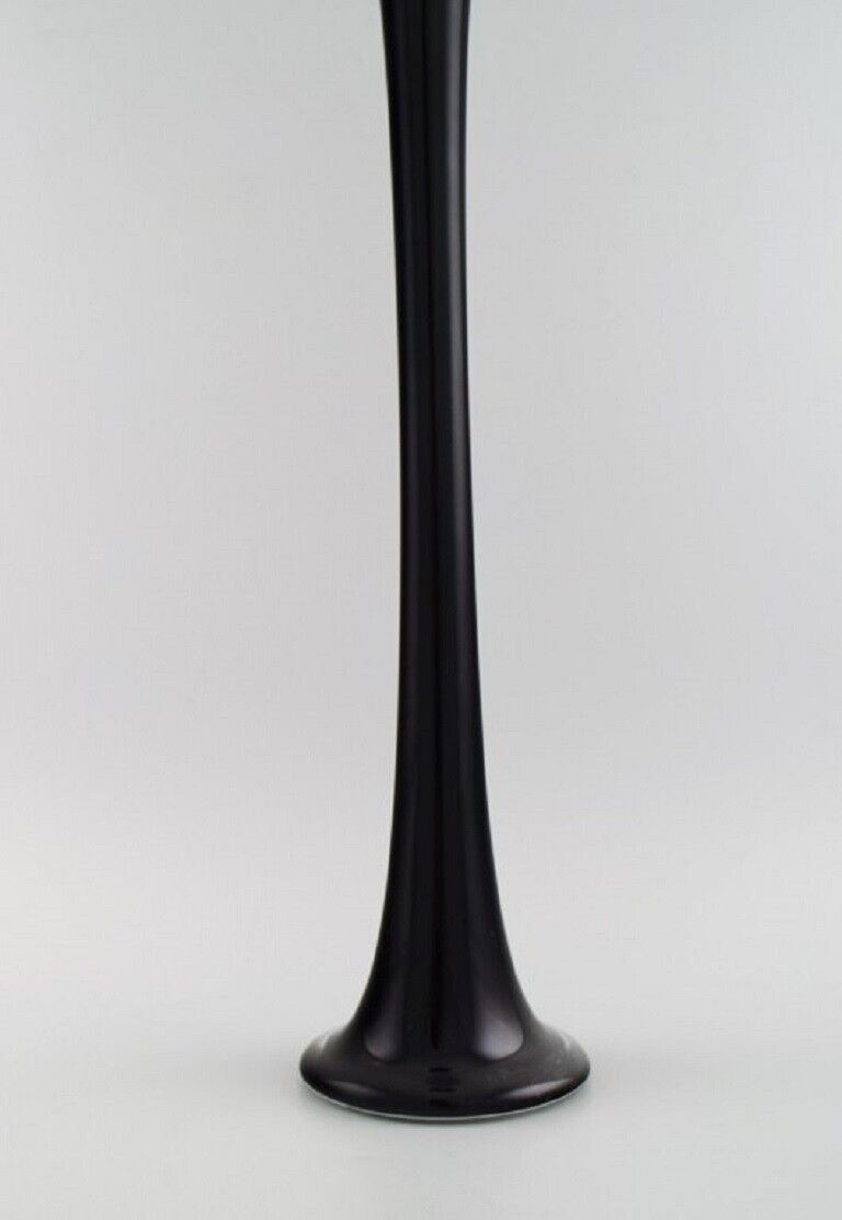 Colossal Murano floor vase in black mouth-blown art glass Italian design 1980s