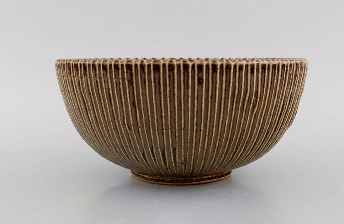 Arne Bang (1901-1983) Denmark Bowl in glazed ceramics with grooved body