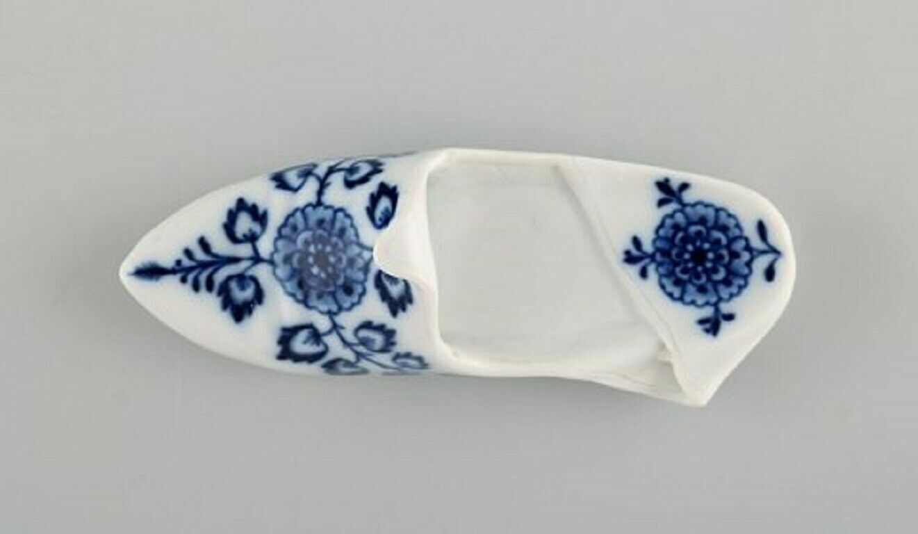 Meissen Germany Antique miniature slipper in hand-painted porcelain 19th C