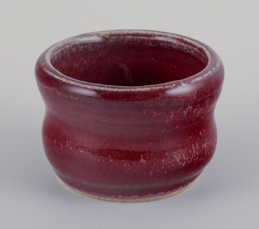 Snorre Stephensen own workshop unique ceramic bowl in oxblood glaze