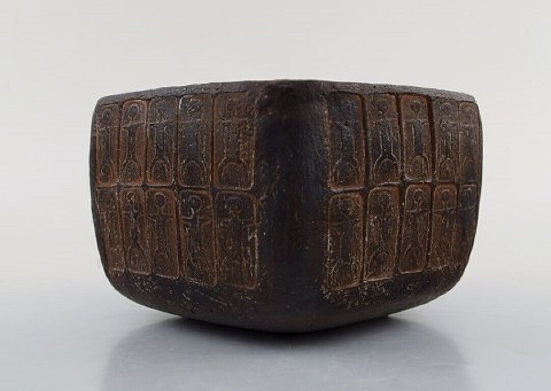 Lizzie Schnakenburg Thyssen (born 1925) Danish artist Unique ceramic bowl