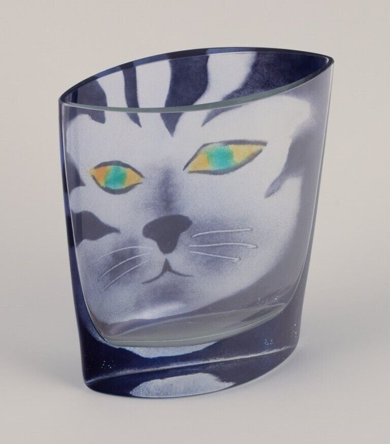 Britten Pååg for Steninge Slott  Large art glass vase with cat motif