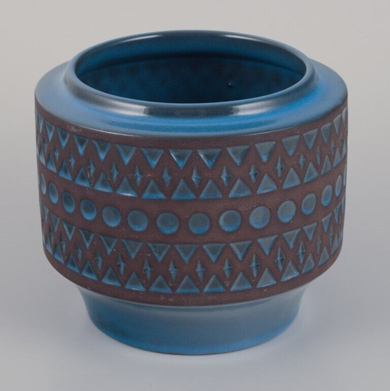 Mari Simmulson for Upsala Ekeby Ceramic pot with a geometric pattern