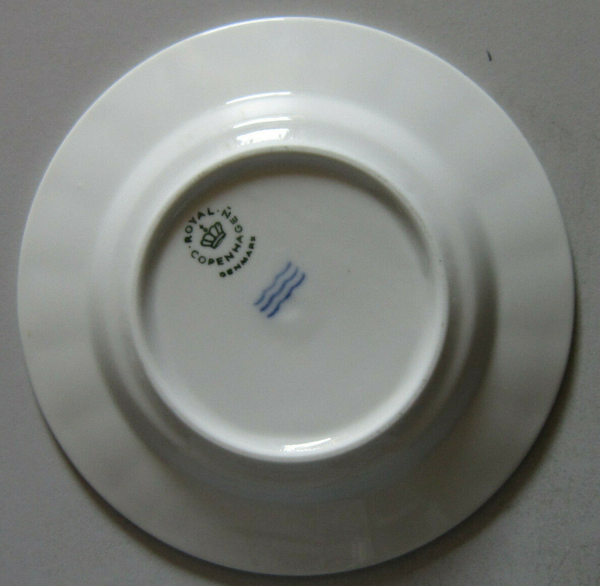 Royal Copenhagen Navy Christmas Plate - Ashtray Porcelain 1980  5" 12 cm